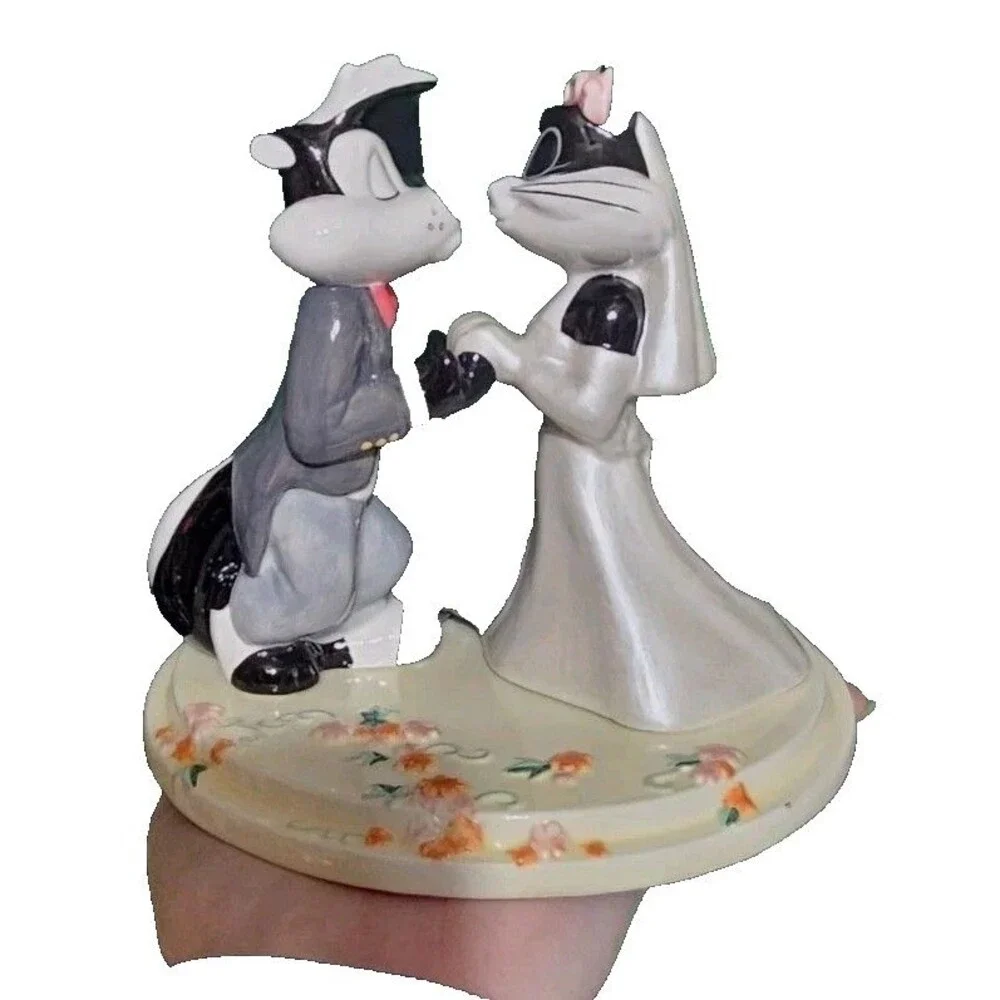 VTG 1999 Warner Brothers Pepe Le Pew & Penelope Cake Topper Wedding Cake 6” NIB